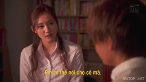 Hai con chó cái này thực sự rất háo sắc. Họ lộ mặt và để cho những gã kia tàn phá họ. Họ liếm dương vật trong khi phát ra những âm thanh dâm dục. Thật thú vị khi được chơi với chúng.
